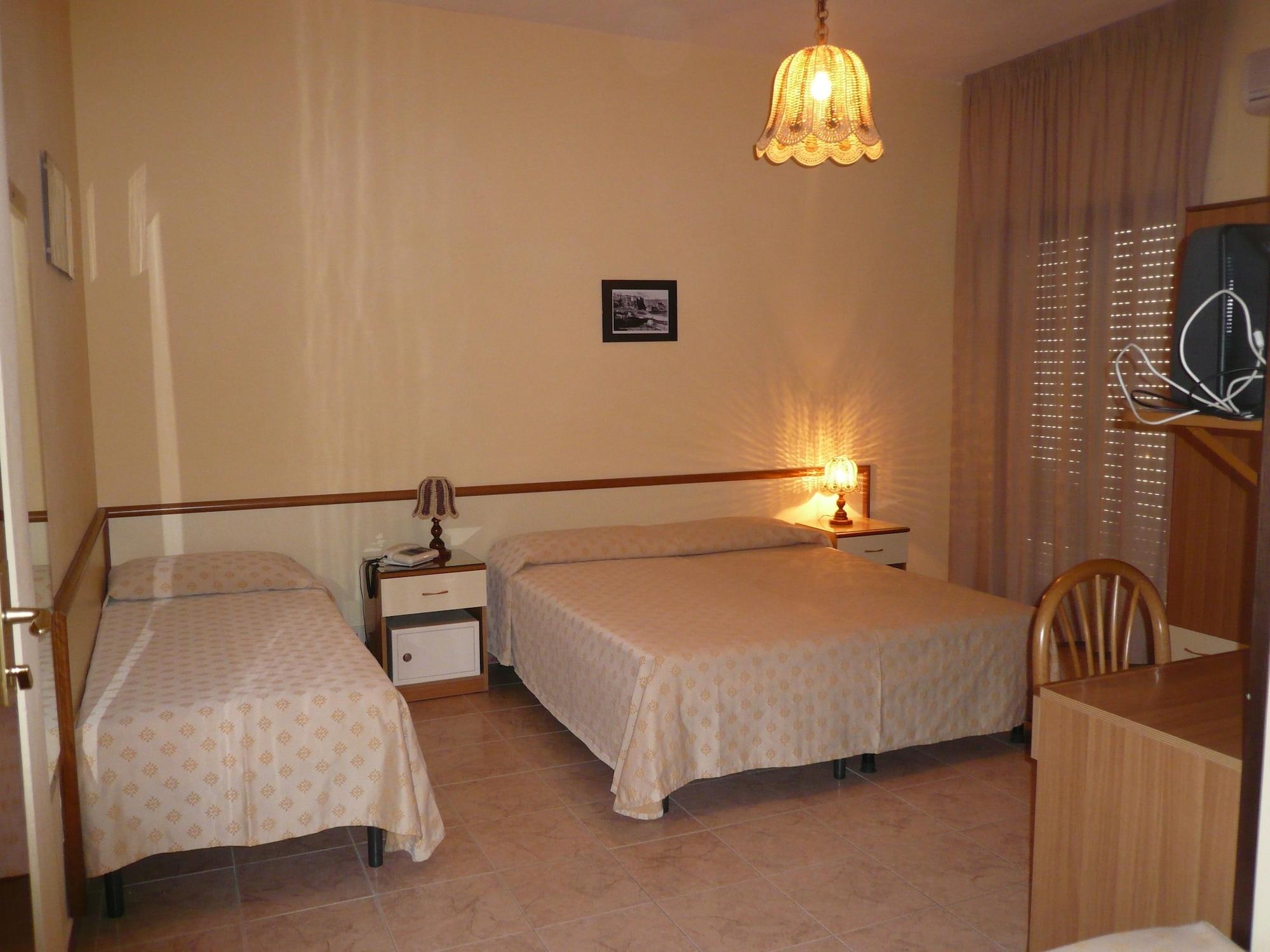 Hotel Virgilio Тропея Экстерьер фото