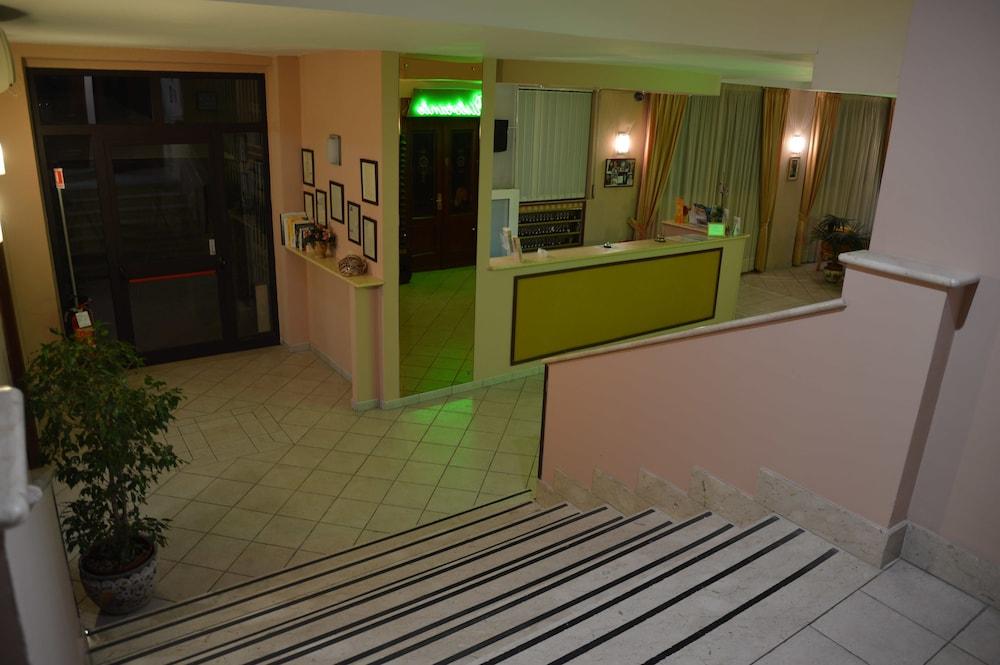 Hotel Virgilio Тропея Экстерьер фото